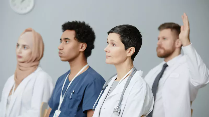 diverse-group-of-nurses-and-doctors-participating-in-focus-group-to-share-medical-expertise
