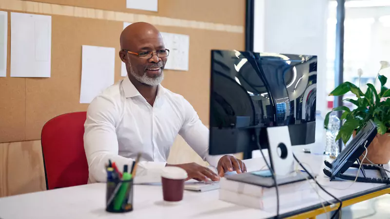 mature-nurse-sharing-opinions-online-to-earn-extra-income-from-home